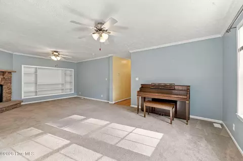 Living - 101 Modoc Trl, Edenton, NC 27932 photo 4 of 8