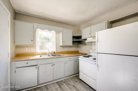 Kitchen - 2034 Dunham Cir, Augusta, GA 30906 photo 2 of 3