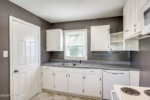 Kitchen - 2032 Dunham Cir, Augusta, GA 30906 photo 1 of 3