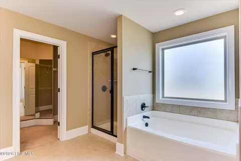 Bath - 360 Bella Rose Dr, Evans, GA 30809 photo 4 of 5