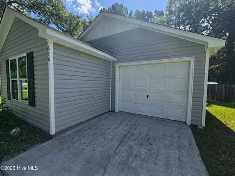 616 S Hampton Dr, Jacksonville, NC 28546