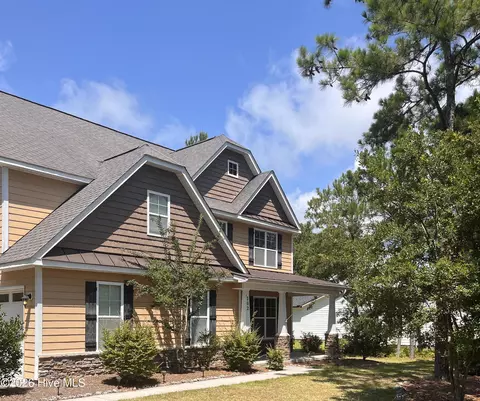202 Mimosa Dr, Sneads Ferry, NC 28460