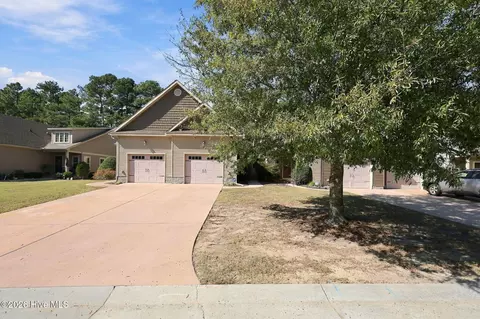 20 Cypress Cir, Southern Pines, NC 28387