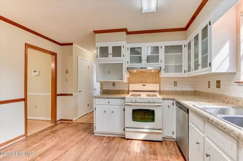 Kitchen - 322 Lamplighter Ln, Martinez, GA 30907 photo 3 of 4
