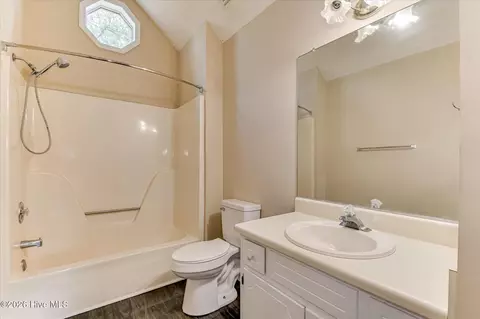 Bath - 322 Lamplighter Ln, Martinez, GA 30907 photo 3 of 3