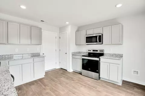 Kitchen - 1273 Skystone Loop NE #LOT 19, Supply, NC 28462 photo 3 of 5