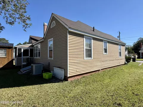206 Marshall Ave, Williamston, NC 27892 photo 3