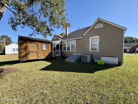 206 Marshall Ave, Williamston, NC 27892 photo 4