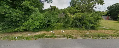 512 Carver St, Laurinburg, NC 28352