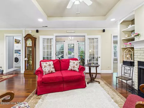 Living - 654 Ford Rd, Warne, NC 28909 photo 3 of 4