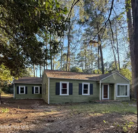 1549 Country Club Rd, Rocky Mount, NC 27804