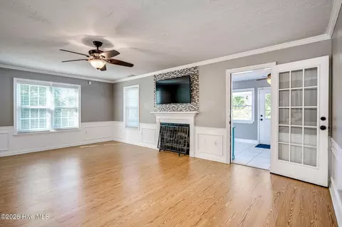 Living - 595 Blue Ridge Xing, Evans, GA 30809 photo 4 of 5