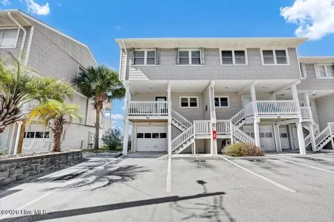 1403 Canal Dr, Carolina Beach, NC 28428