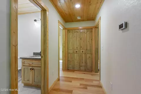Entry Way - 80 Glennwood Ests Dr, Murphy, NC 28906 photo 2 of 3