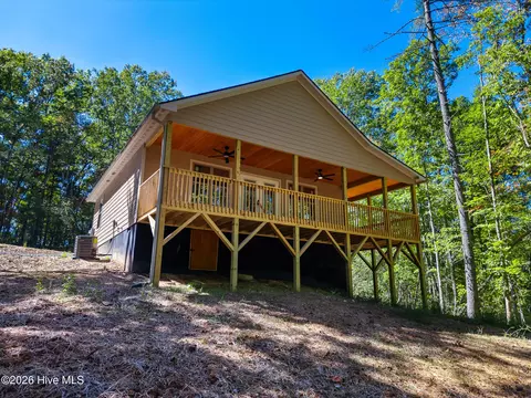 Exterior - 80 Glennwood Ests Dr, Murphy, NC 28906 photo 3 of 10