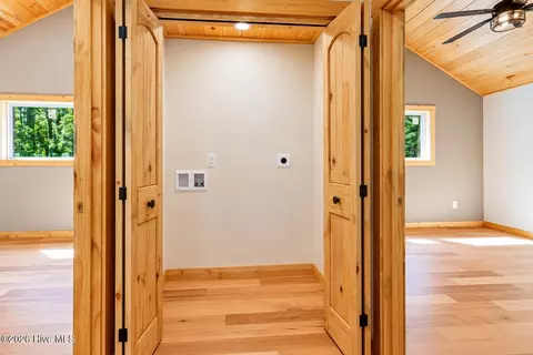 Entry Way - 80 Glennwood Ests Dr, Murphy, NC 28906 photo 3 of 3