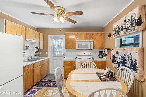 Kitchen - 65 Shepherd Hl, Murphy, NC 28906 photo 3 of 4