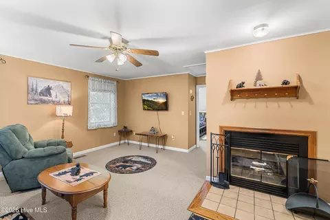 Living - 65 Shepherd Hl, Murphy, NC 28906 photo 2 of 2