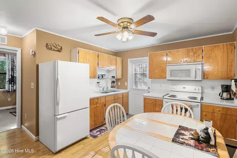Kitchen - 65 Shepherd Hl, Murphy, NC 28906 photo 2 of 4