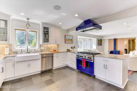 Kitchen - 3025 Park Ave, Augusta, GA 30909 photo 3 of 9
