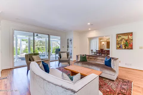 Living - 3025 Park Ave, Augusta, GA 30909 photo 4 of 10