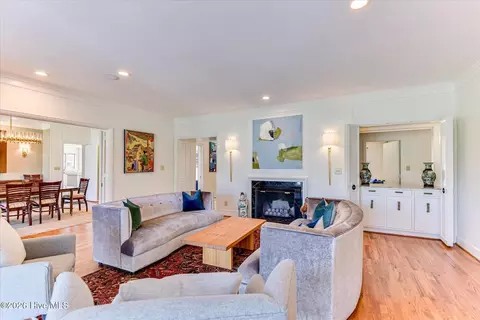 Living - 3025 Park Ave, Augusta, GA 30909 photo 2 of 10