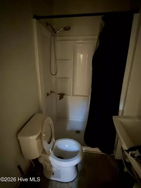 Bath - 507 Warren St, Williamston, NC 27892 photo 1 of 2
