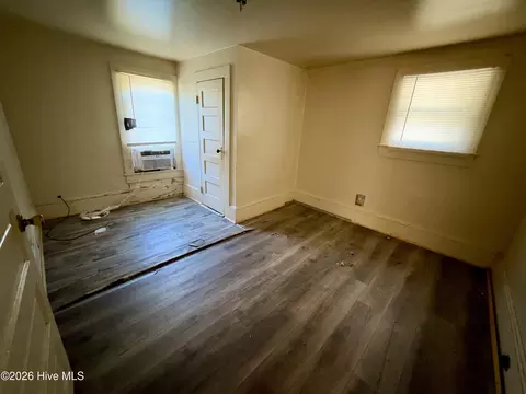 Bedroom - 507 Warren St, Williamston, NC 27892 photo 5 of 6