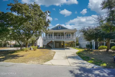 304 NE 47th St, Oak Island, NC 28465