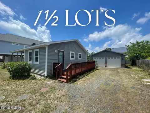 141 NE 33rd St, Oak Island, NC 28465