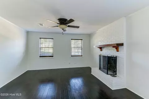 Living - 3209 Hillsview Dr, Augusta, GA 30909 photo 2 of 3