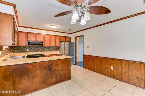 Kitchen - 3209 Hillsview Dr, Augusta, GA 30909 photo 4 of 5