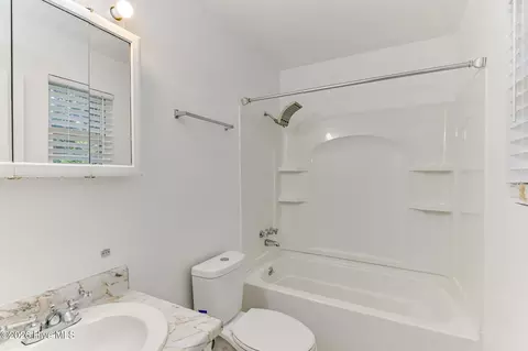 Bath - 3209 Hillsview Dr, Augusta, GA 30909 photo 1 of 2