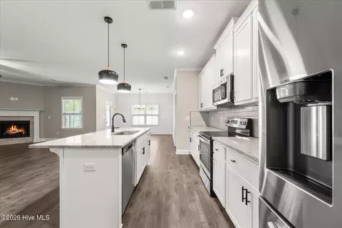 Kitchen - 118 Myrtle Grove Trl, Evans, GA 30809 photo 2 of 2