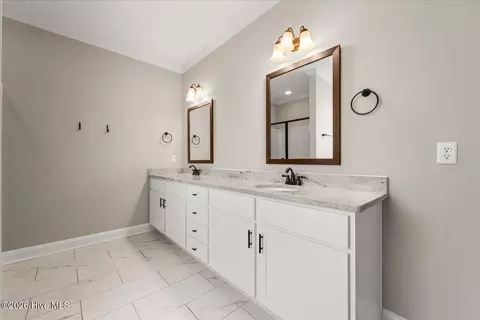 Bath - 118 Myrtle Grove Trl, Evans, GA 30809 photo 2 of 5