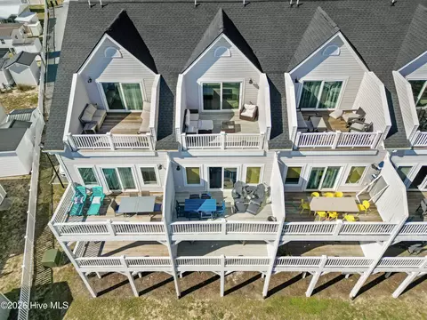 1103 Sapphire Ave, Surf City, NC 28445