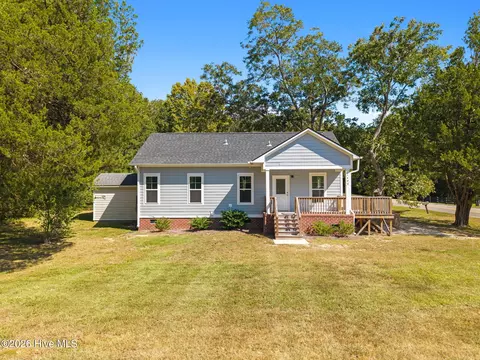 1494 Midway Rd SE, Bolivia, NC 28422
