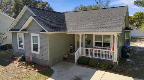 131 NW 13th St, Oak Island, NC 28465
