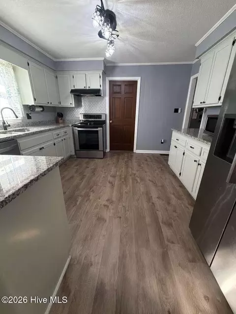 Kitchen - 6080 Suttontown Rd, Faison, NC 28341 photo 2 of 2