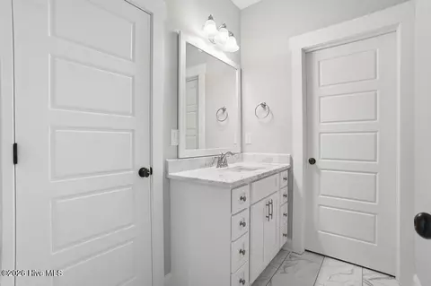 Bath - 818 Nuttall St, Evans, GA 30809 photo 13 of 13