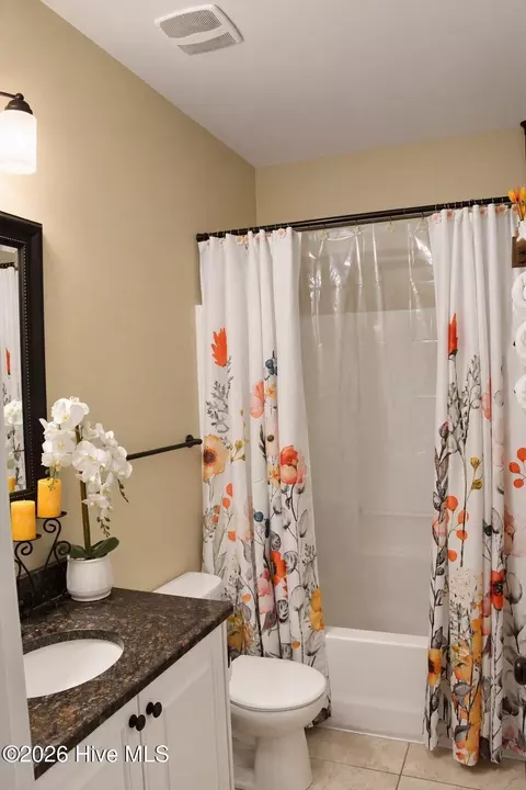Bath - 1206 Honey Ln, Evans, GA 30809 photo 1 of 7