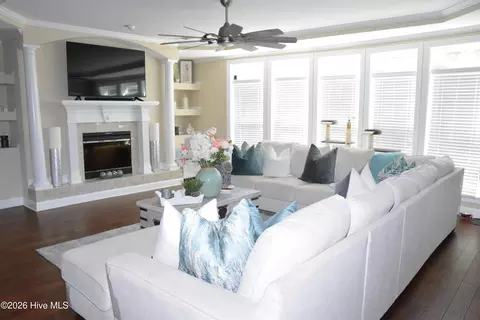Living - 1206 Honey Ln, Evans, GA 30809 photo 2 of 2