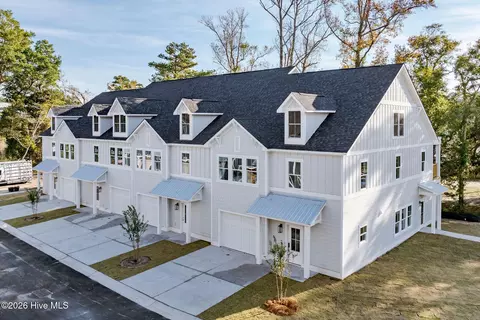 114 Seagate Pl, Wilmington, NC 28403