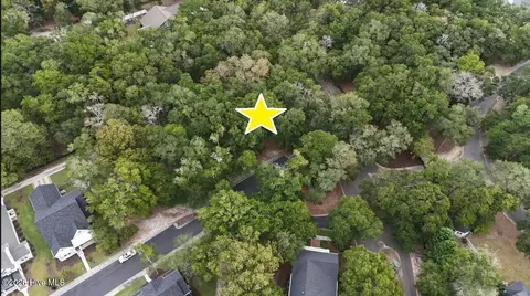 9096 E Lake Rd, Calabash, NC 28467