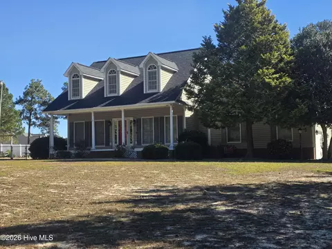 460 Fox Run Ln, Autryville, NC 28318