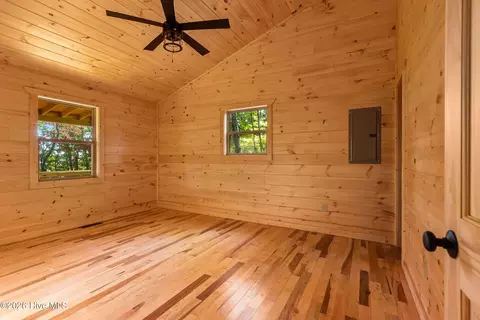 Bedroom - 595 Quail Dr, Murphy, NC 28906 photo 2 of 4