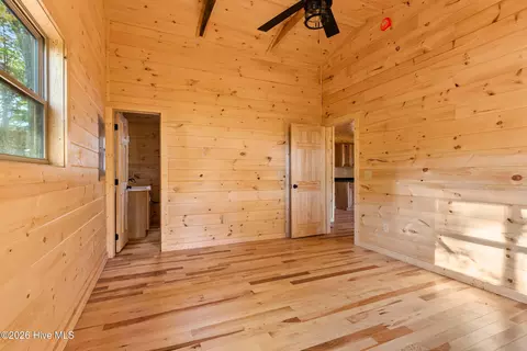 Bedroom - 595 Quail Dr, Murphy, NC 28906 photo 3 of 4
