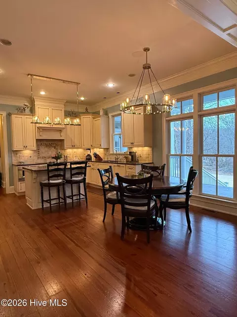 Kitchen - 1012 Peninsula Xing, Evans, GA 30809 photo 2 of 2
