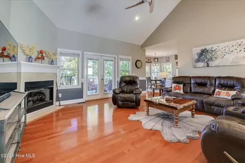 Living - 217 Bridgeview Pl, Mccormick, SC 29835 photo 1 of 3
