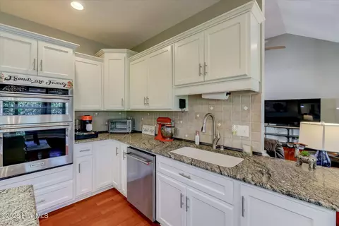 Kitchen - 217 Bridgeview Pl, Mccormick, SC 29835 photo 4 of 6